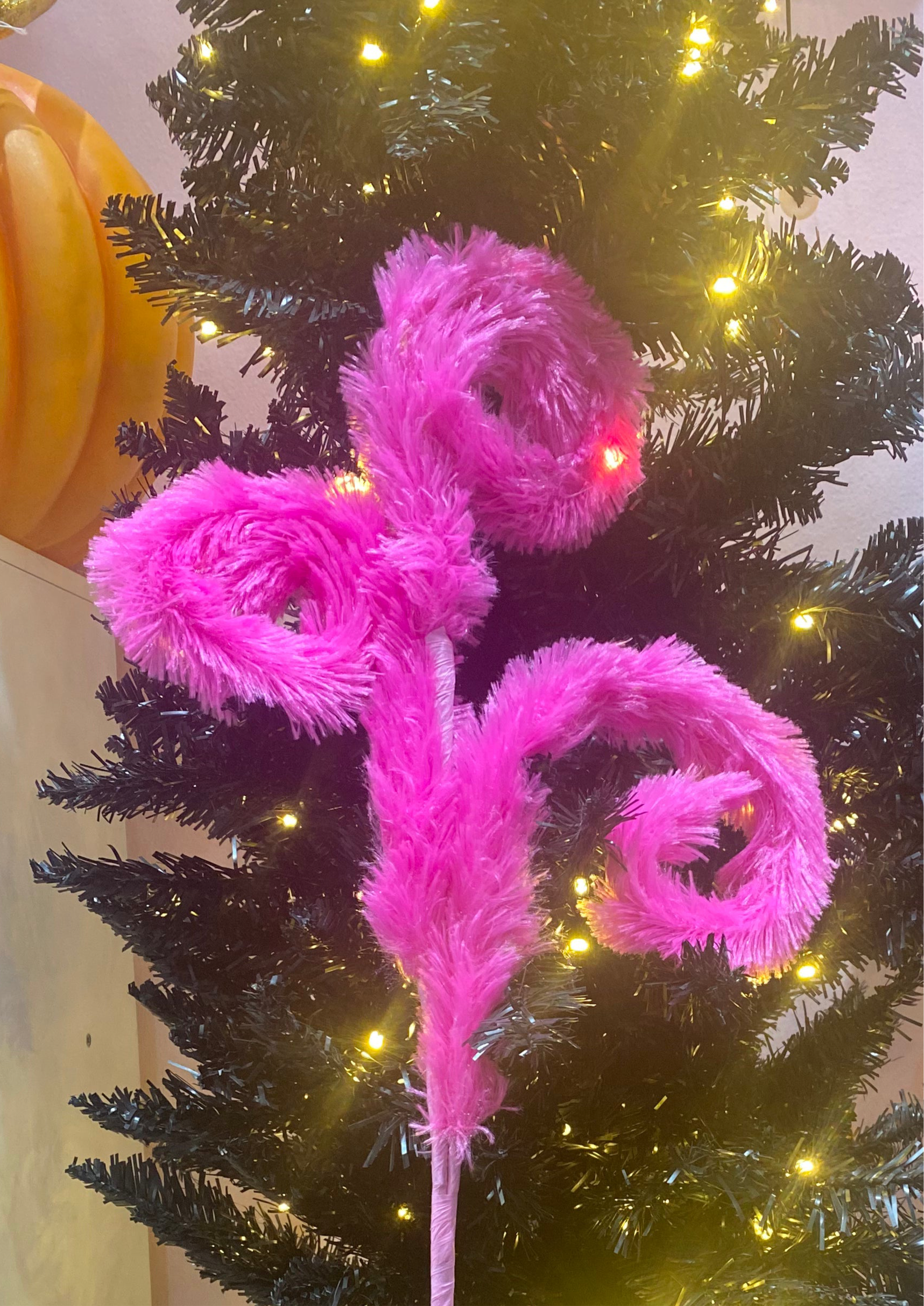 Fuzzy Curly Spray 28” x 3”